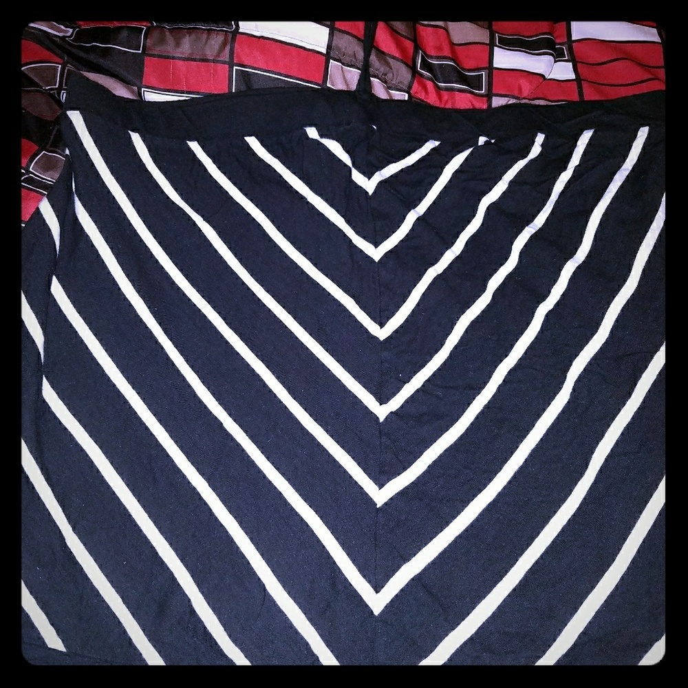 Halter top. Ties around the neck